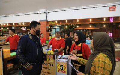 Tampil Beda, Wali Kota Menyapa Bahas Kuliner di Pujasera Pasar Sleko